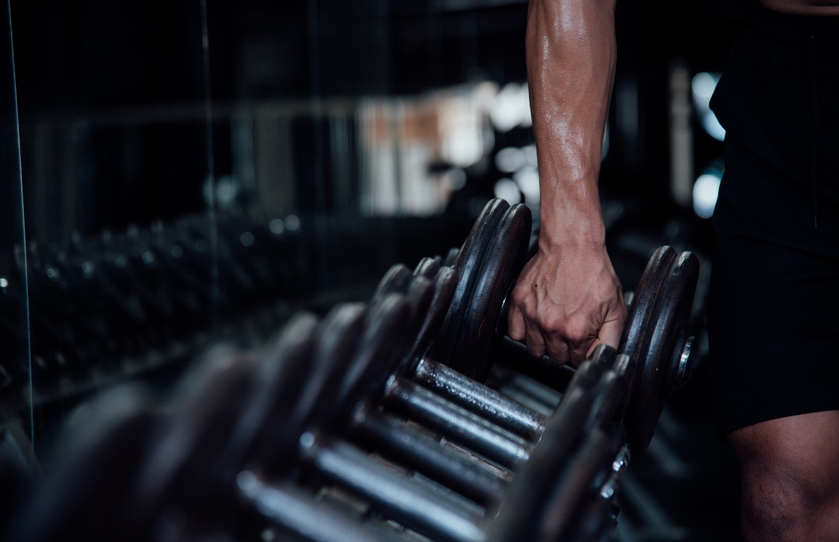 Budowa masy mięśniowej bez siłowni – trening z masą własnego ciała