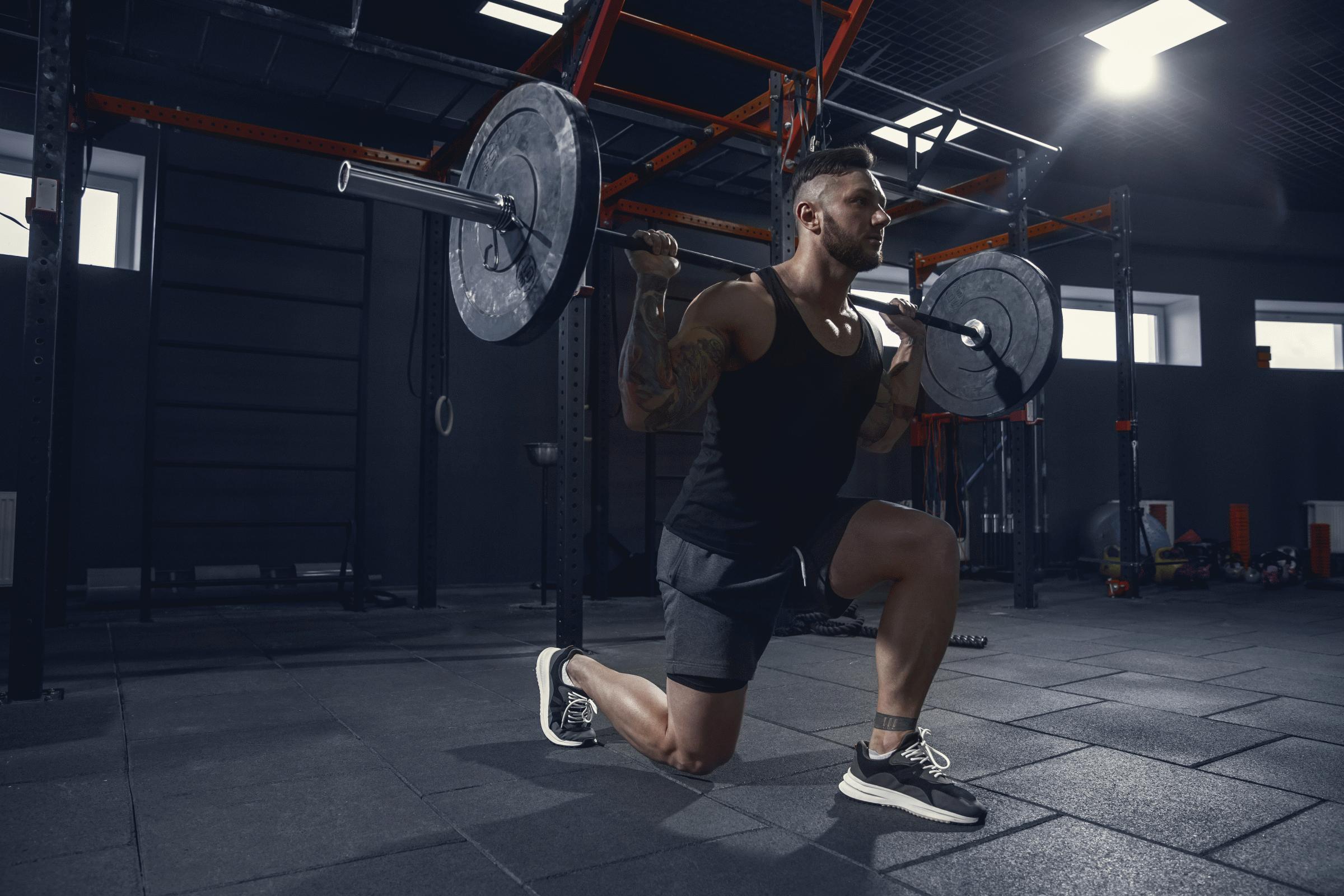 Testosteron w sportach siłowych – rodzaje i działanie